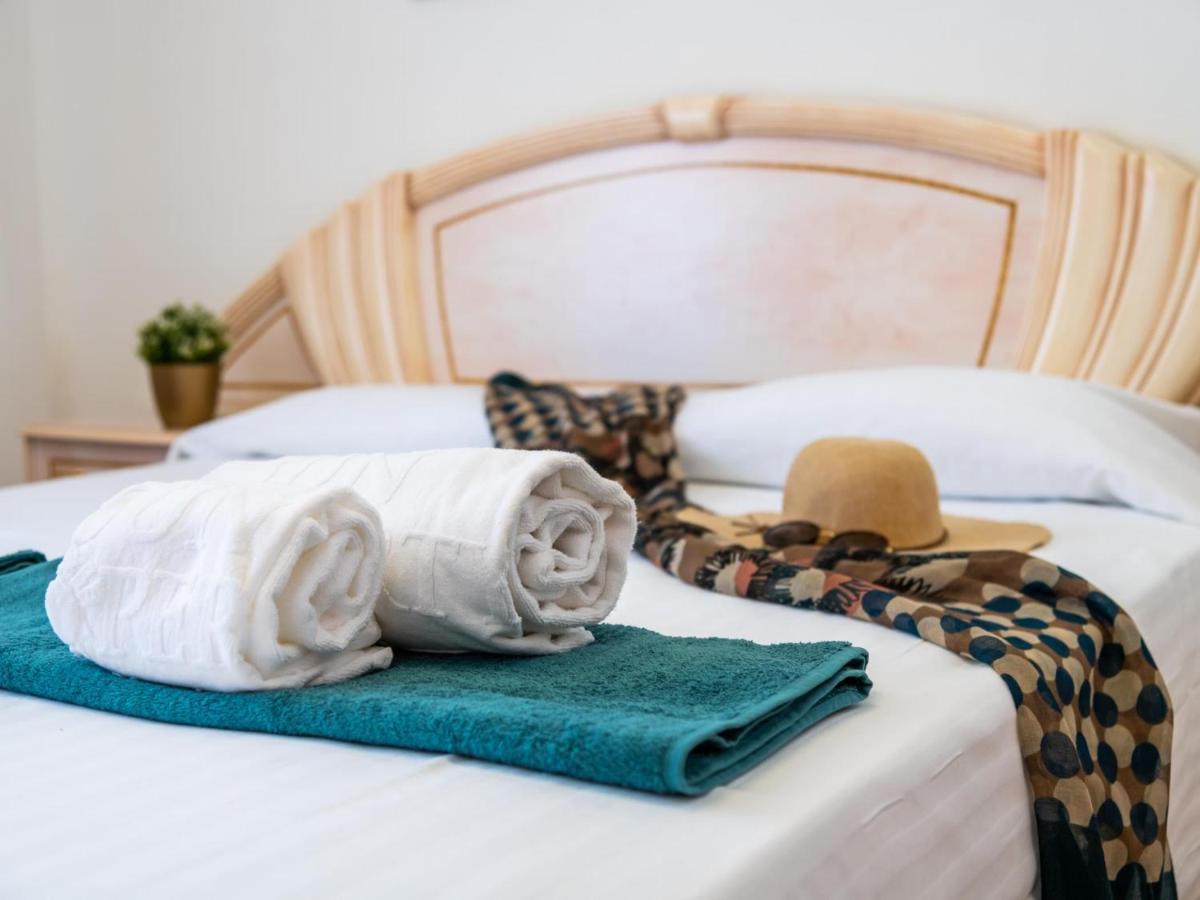 1 1 Beautiful Seafront With Balcony And Wifi Leilighet Los Cristianos  Eksteriør bilde
